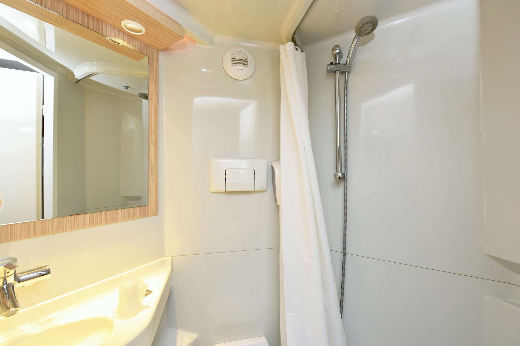 พรีเมียรคลาสเมียอักซ์แนนเตอิลเลสเมียอักซ์ Hotel Nanteuil-les-Meaux ภายนอก รูปภาพ
