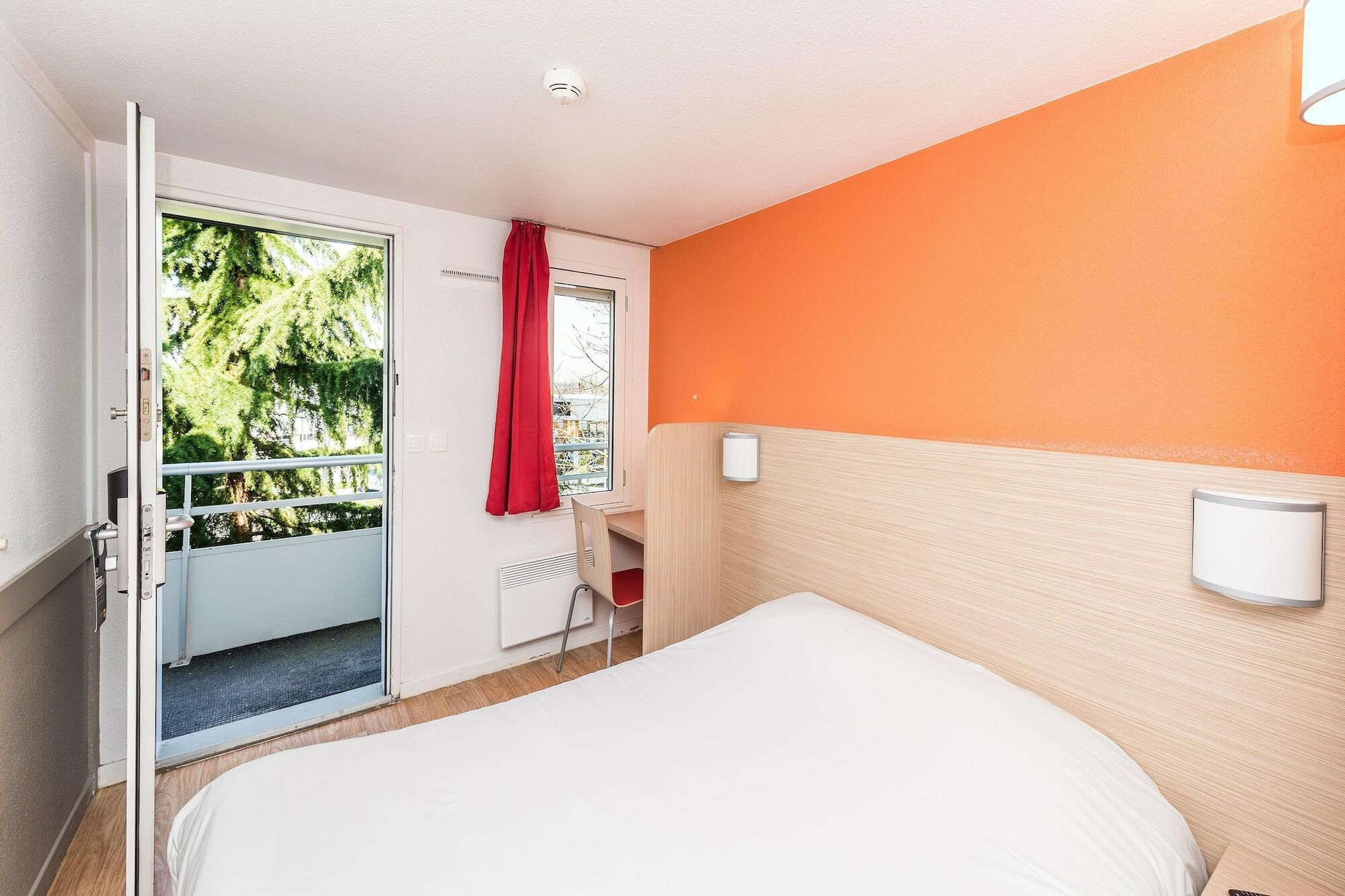 พรีเมียรคลาสเมียอักซ์แนนเตอิลเลสเมียอักซ์ Hotel Nanteuil-les-Meaux ภายนอก รูปภาพ