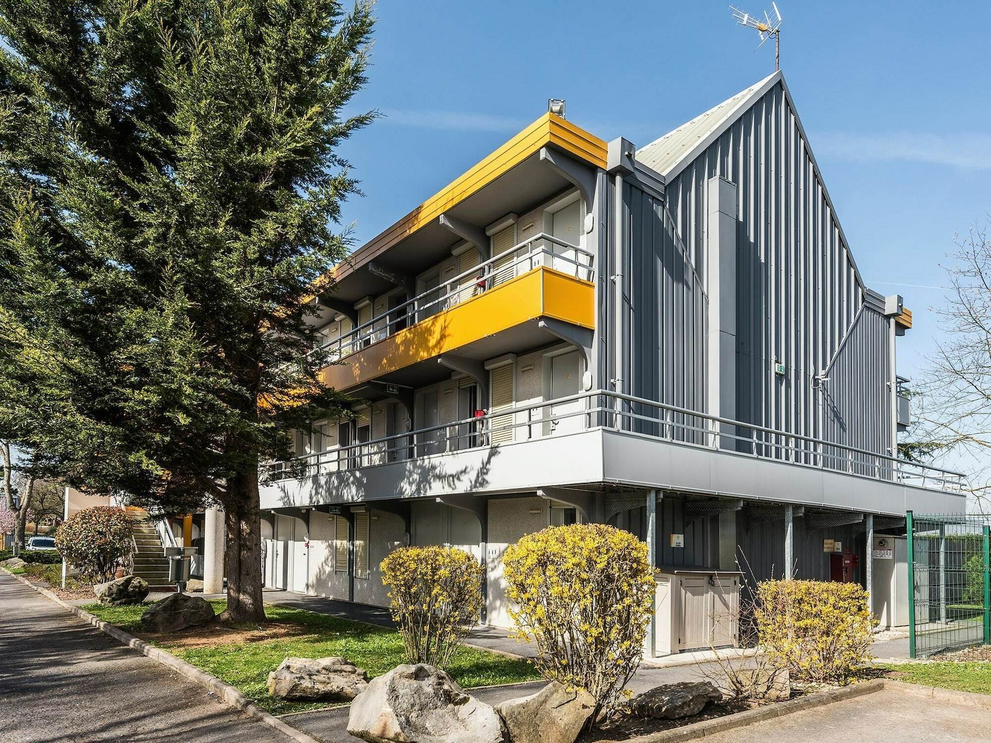 พรีเมียรคลาสเมียอักซ์แนนเตอิลเลสเมียอักซ์ Hotel Nanteuil-les-Meaux ภายนอก รูปภาพ